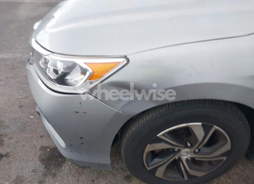 Photo 6 of 2017 Honda Accord LX (VIN 1HGCR2F31HA285783)