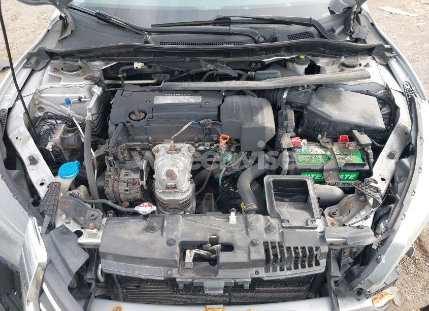 Photo 10 of 2013 Honda Accord LX (VIN 1HGCR2F32DA002298)