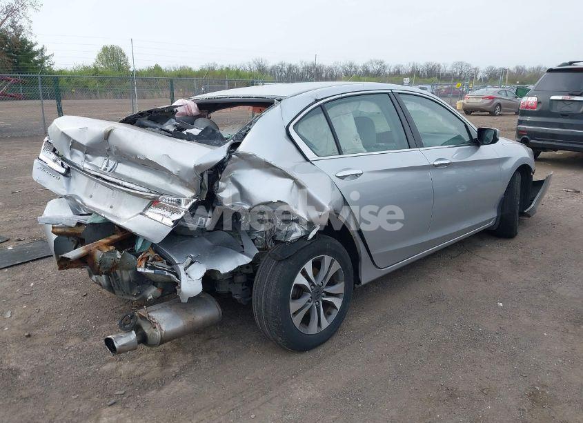 Photo 4 of 2013 Honda Accord LX (VIN 1HGCR2F32DA002298)