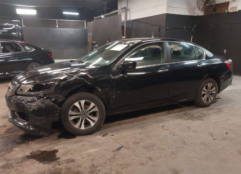 Photo 2 of 2013 Honda Accord LX (VIN 1HGCR2F32DA068382)