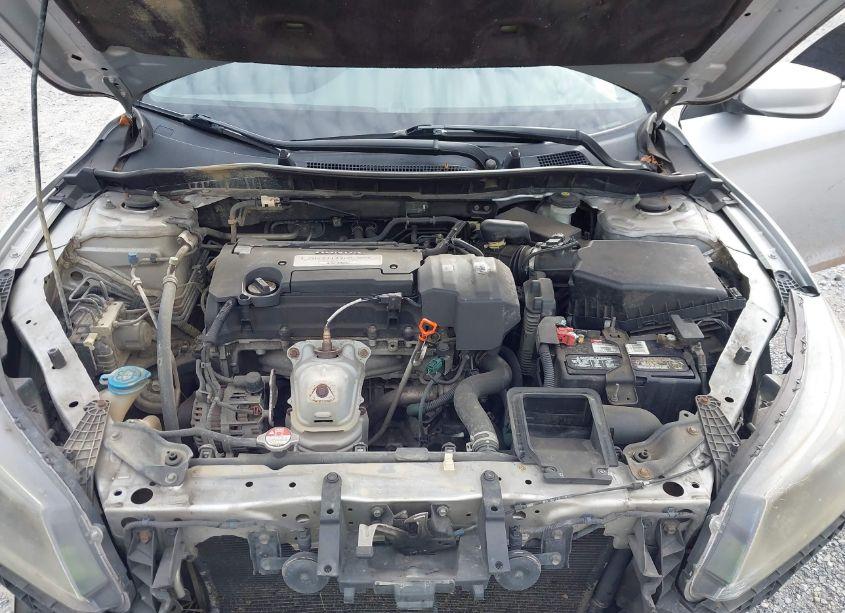 Photo 10 of 2013 Honda Accord LX (VIN 1HGCR2F32DA069435)