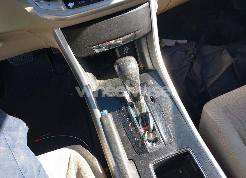 Photo 11 of 2013 Honda Accord LX (VIN 1HGCR2F32DA110274)