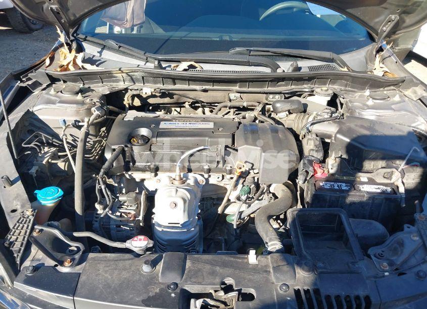 Photo 10 of 2013 Honda Accord LX (VIN 1HGCR2F32DA119220)