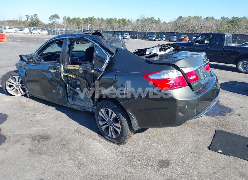 Photo 3 of 2013 Honda Accord SDN (VIN 1HGCR2F32DA211170)