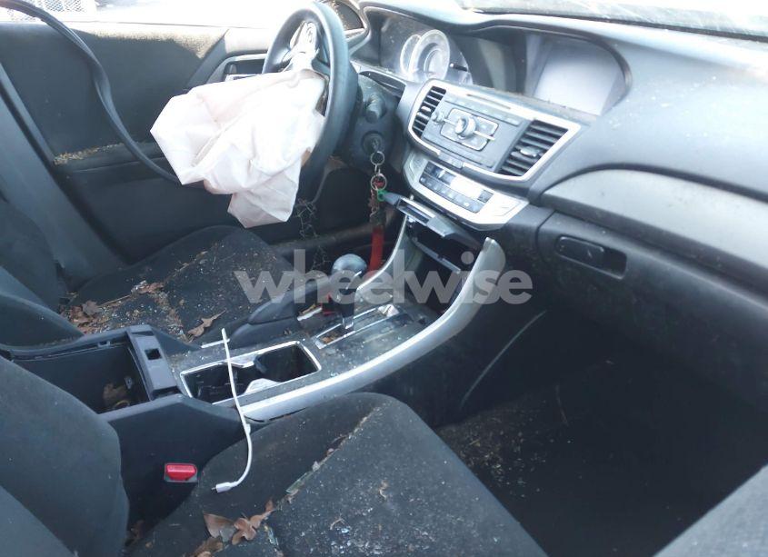 Photo 5 of 2013 Honda Accord SDN (VIN 1HGCR2F32DA211170)