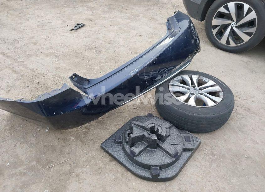 Photo 12 of 2013 Honda Accord LX (VIN 1HGCR2F32DA235890)