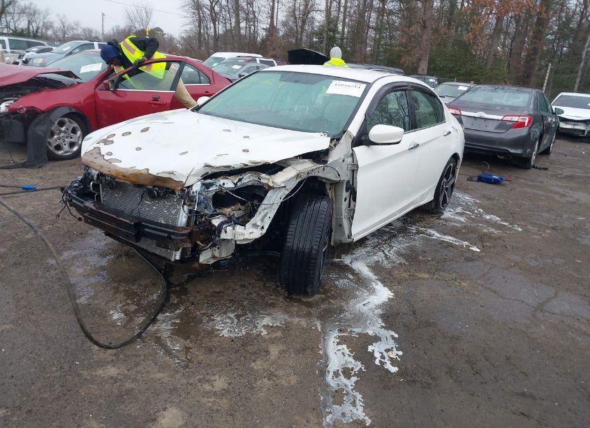 Photo 2 of 2013 Honda Accord LX (VIN 1HGCR2F32DA268114)