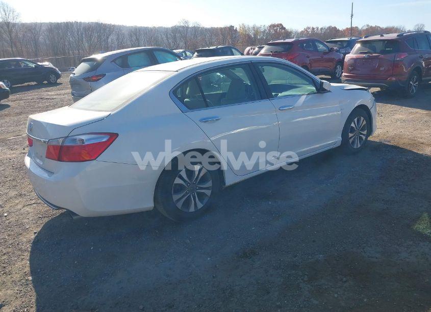 Photo 4 of 2013 Honda Accord LX (VIN 1HGCR2F32DA279081)