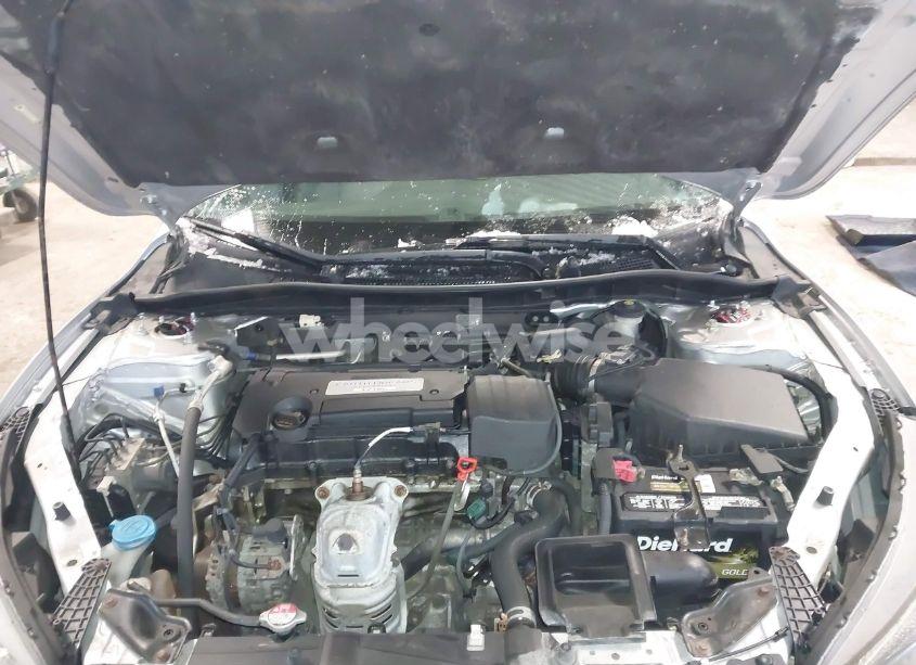Photo 10 of 2014 Honda Accord LX (VIN 1HGCR2F32EA132986)