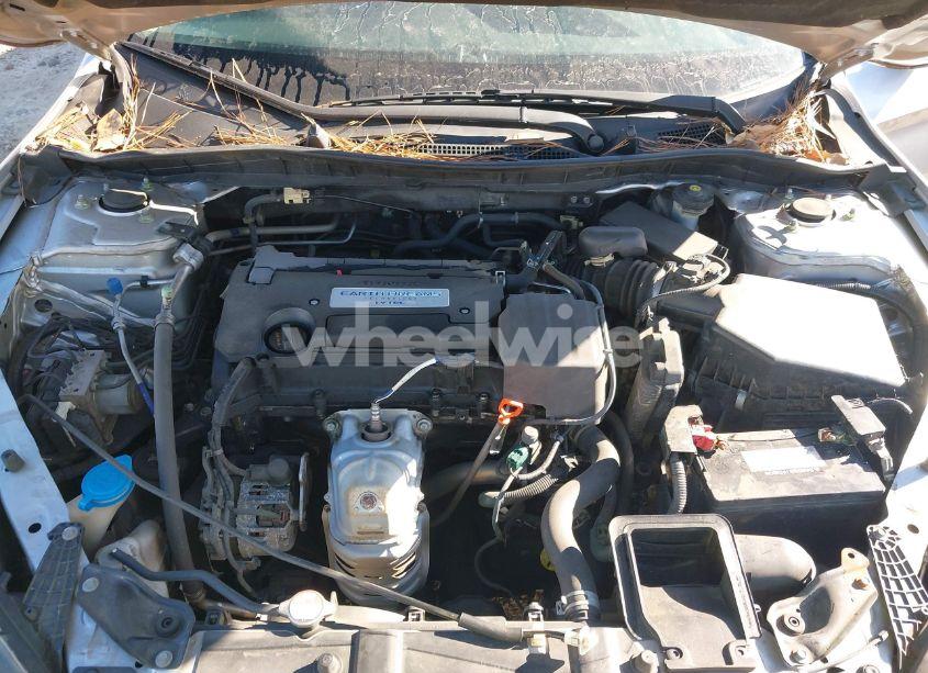 Photo 10 of 2014 Honda Accord LX (VIN 1HGCR2F32EA265957)
