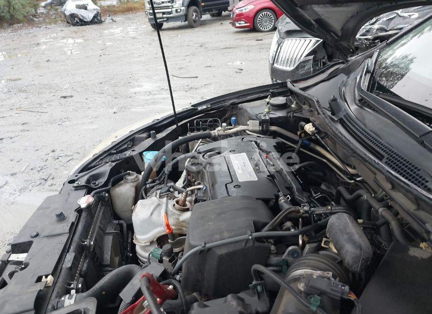 Photo 10 of 2015 Honda Accord LX (VIN 1HGCR2F32FA013367)