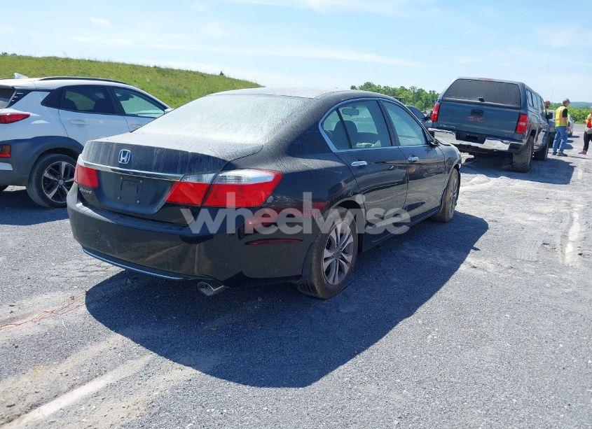 Photo 4 of 2015 Honda Accord LX (VIN 1HGCR2F32FA013367)