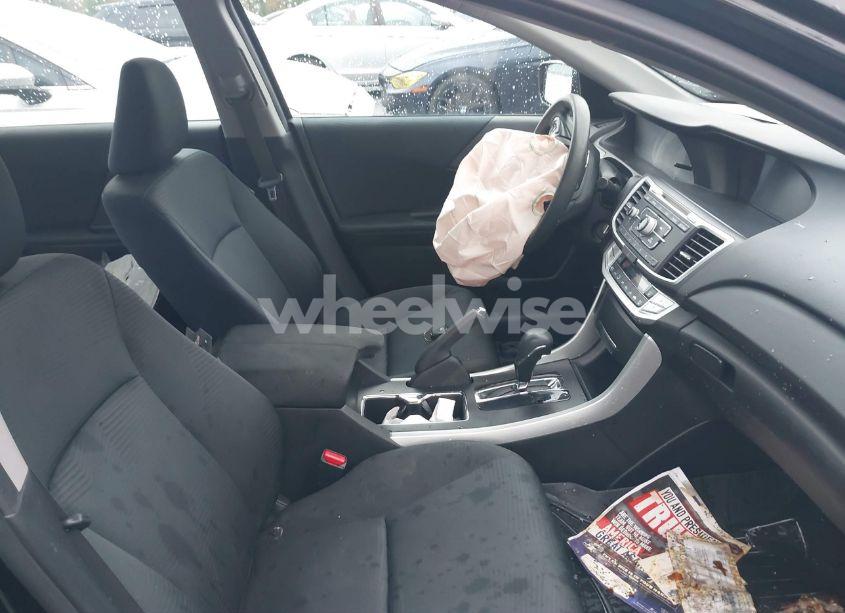 Photo 5 of 2015 Honda Accord LX (VIN 1HGCR2F32FA013367)