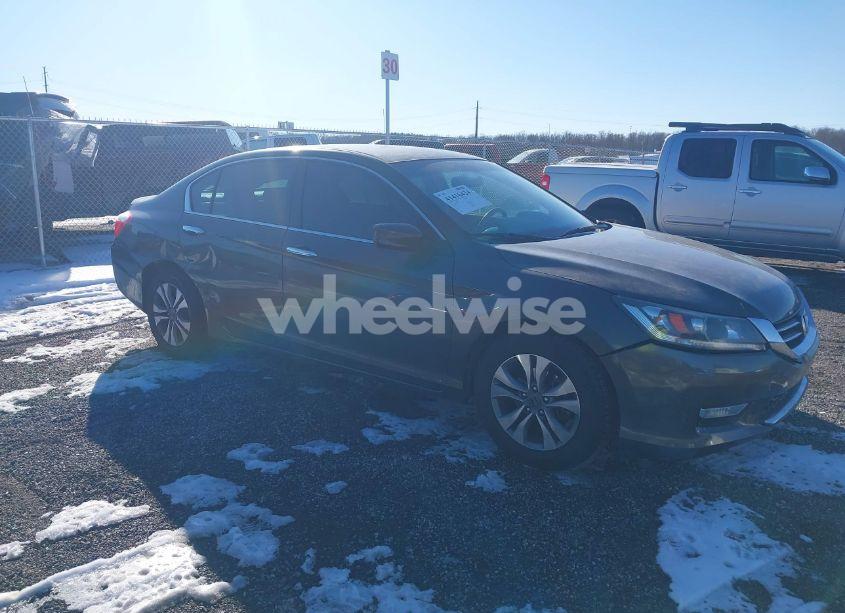 2015 Honda Accord LX (VIN 1HGCR2F32FA038270) main photo