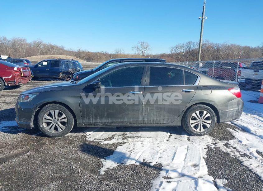Photo 14 of 2015 Honda Accord LX (VIN 1HGCR2F32FA038270)