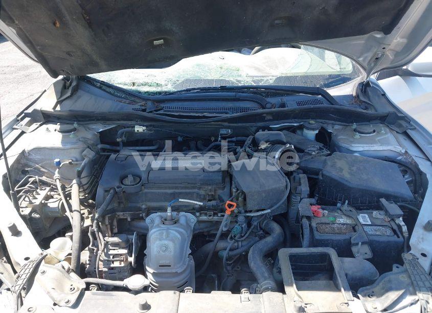 Photo 10 of 2015 Honda Accord LX (VIN 1HGCR2F32FA110195)