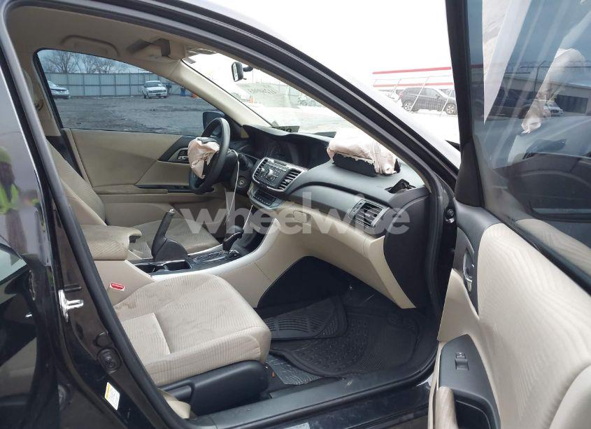 Photo 5 of 2015 Honda Accord LX (VIN 1HGCR2F32FA144993)