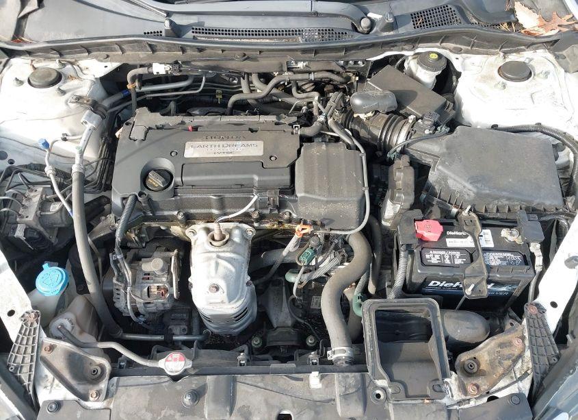 Photo 10 of 2015 Honda Accord LX (VIN 1HGCR2F32FA150356)