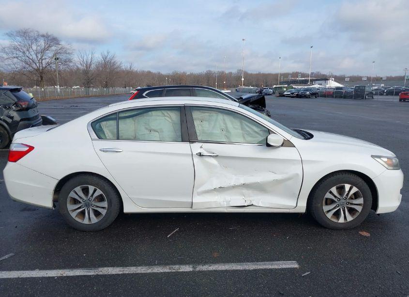 Photo 13 of 2015 Honda Accord LX (VIN 1HGCR2F32FA150356)