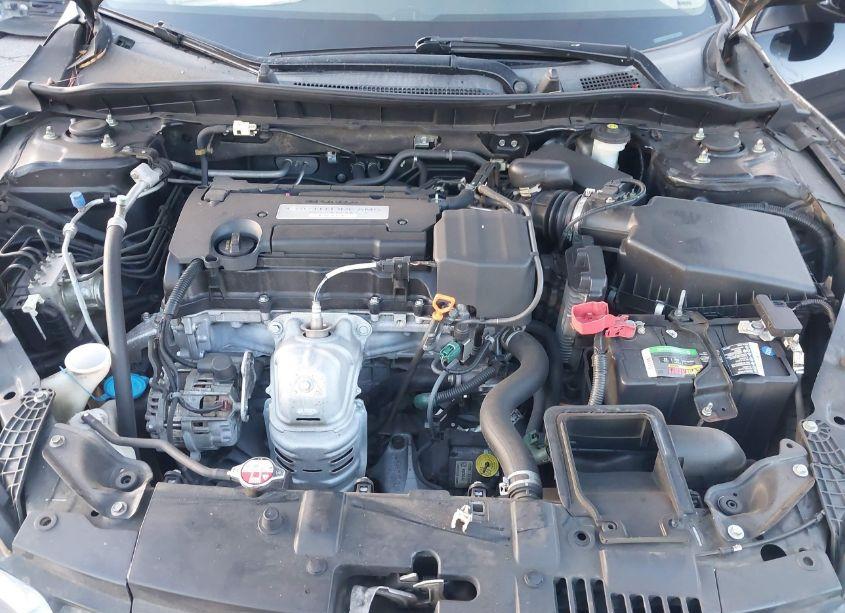 Photo 10 of 2015 Honda Accord LX (VIN 1HGCR2F32FA156075)