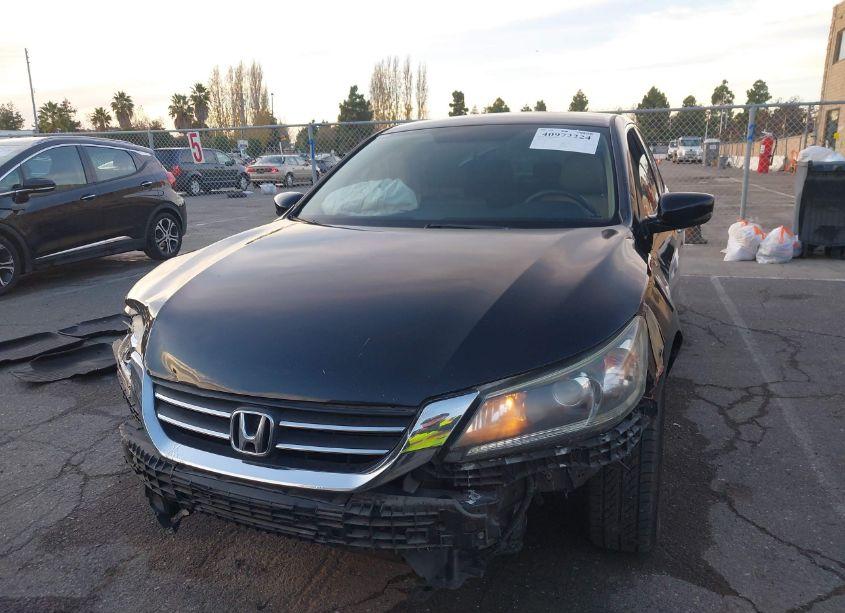 Photo 13 of 2015 Honda Accord LX (VIN 1HGCR2F32FA156075)