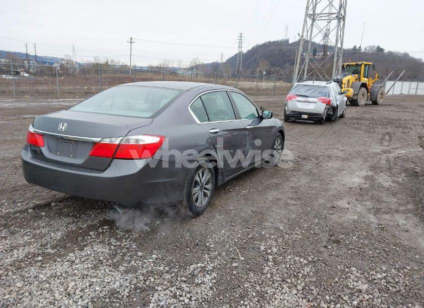 Photo 4 of 2015 Honda Accord LX (VIN 1HGCR2F32FA181901)