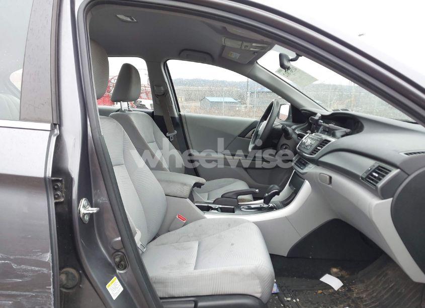 Photo 5 of 2015 Honda Accord LX (VIN 1HGCR2F32FA181901)