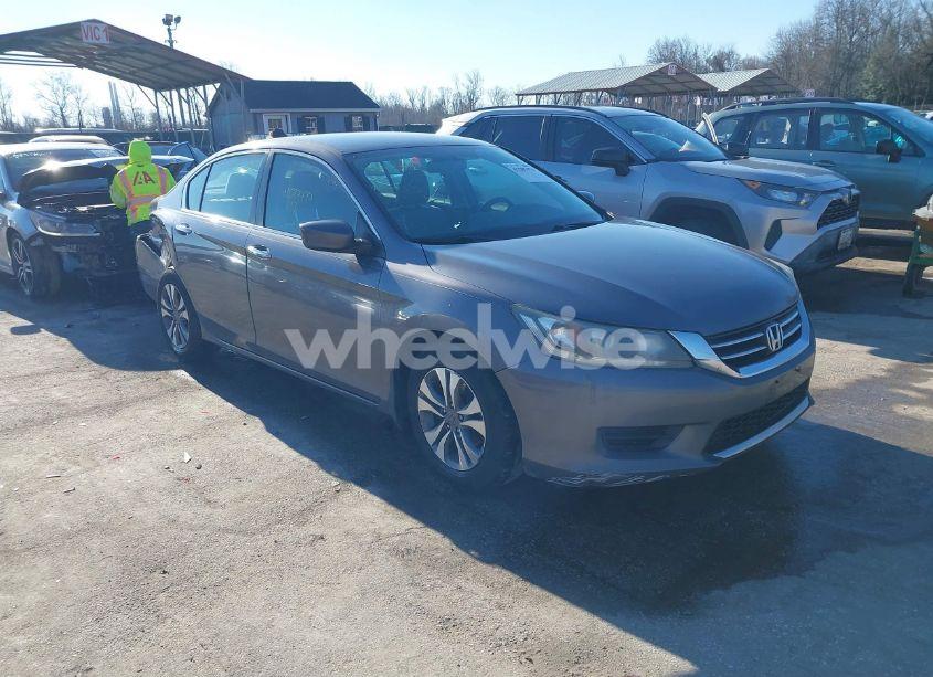 2015 Honda Accord LX (VIN 1HGCR2F32FA204433) main photo