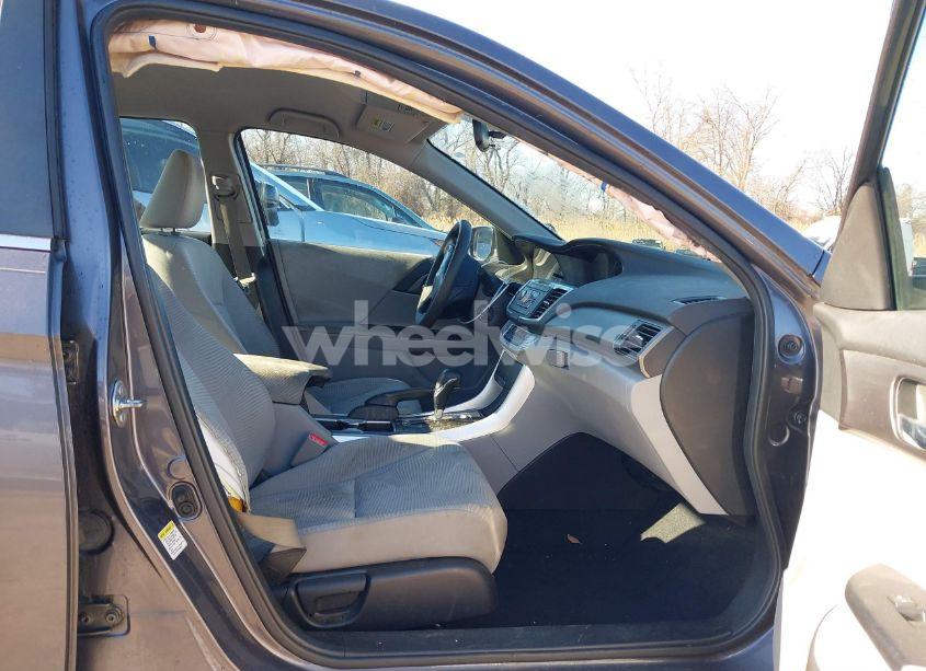 Photo 5 of 2015 Honda Accord LX (VIN 1HGCR2F32FA204433)