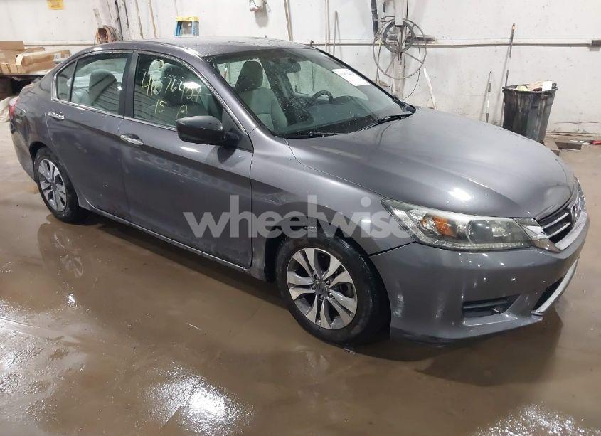 2015 Honda Accord LX (VIN 1HGCR2F32FA211382) main photo