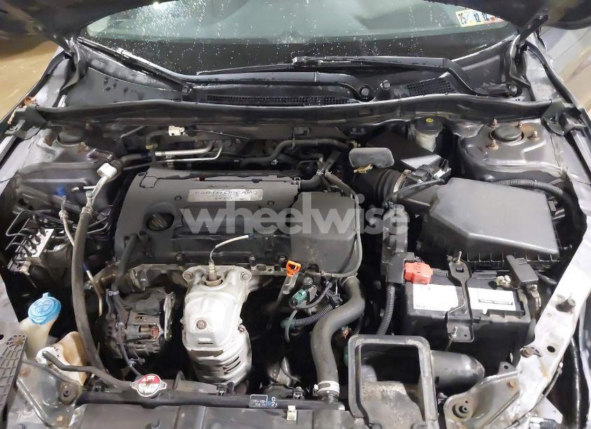 Photo 10 of 2015 Honda Accord LX (VIN 1HGCR2F32FA211382)