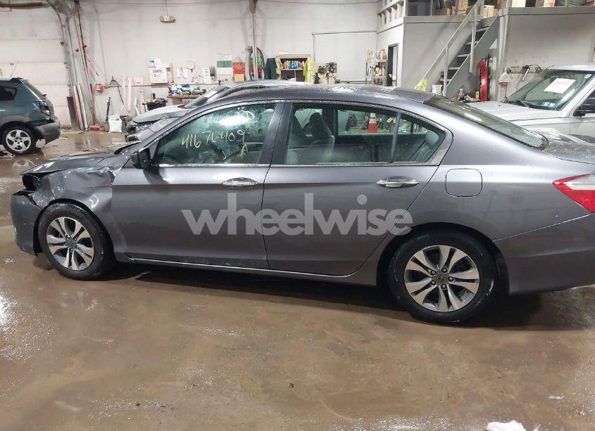 Photo 14 of 2015 Honda Accord LX (VIN 1HGCR2F32FA211382)