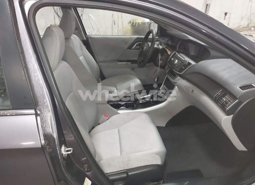 Photo 5 of 2015 Honda Accord LX (VIN 1HGCR2F32FA211382)