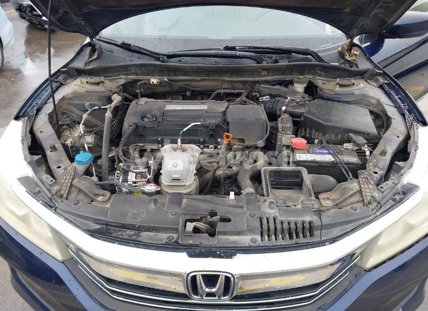Photo 10 of 2016 Honda Accord LX (VIN 1HGCR2F32GA002080)