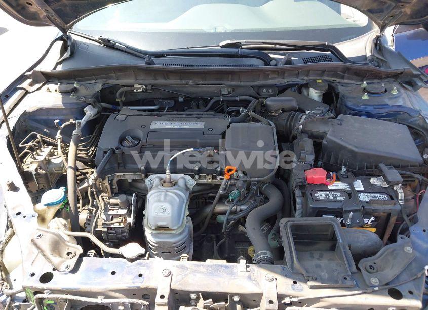 Photo 10 of 2016 Honda Accord LX (VIN 1HGCR2F32GA035631)