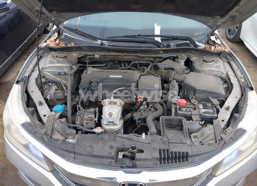 Photo 10 of 2016 Honda Accord LX (VIN 1HGCR2F32GA050405)