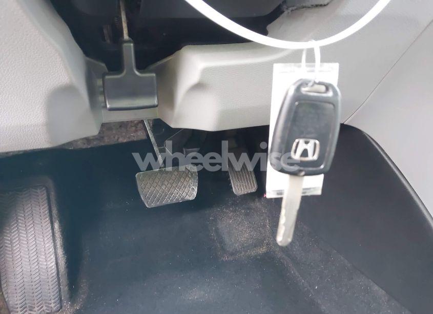 Photo 11 of 2016 Honda Accord LX (VIN 1HGCR2F32GA050405)