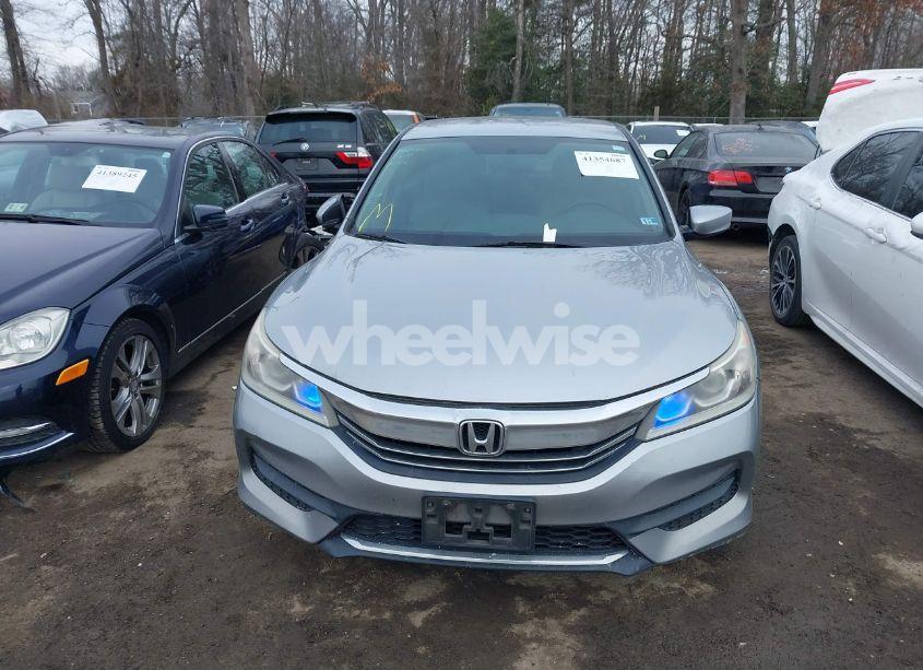 Photo 12 of 2016 Honda Accord LX (VIN 1HGCR2F32GA050405)