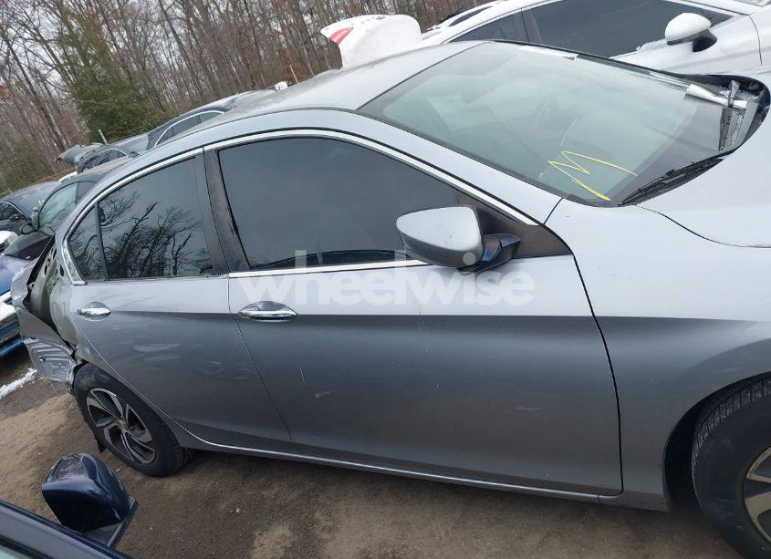 Photo 13 of 2016 Honda Accord LX (VIN 1HGCR2F32GA050405)