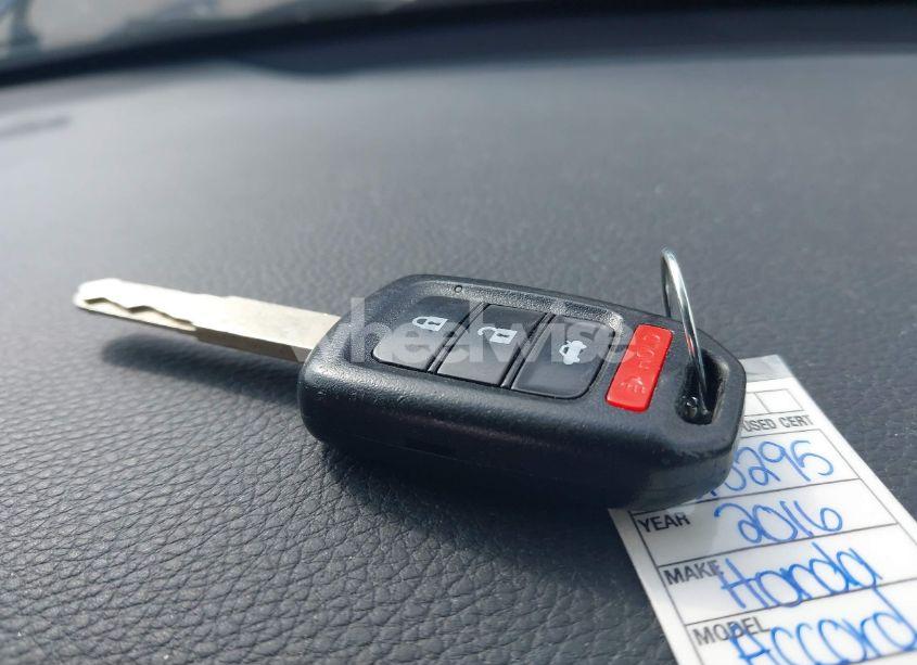 Photo 11 of 2016 Honda Accord LX (VIN 1HGCR2F32GA064756)