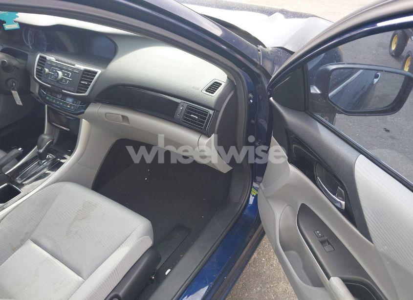 Photo 5 of 2016 Honda Accord LX (VIN 1HGCR2F32GA064756)