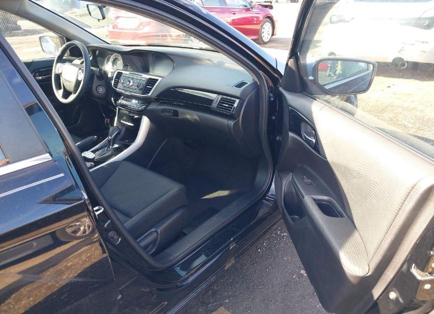 Photo 5 of 2016 Honda Accord LX (VIN 1HGCR2F32GA090869)