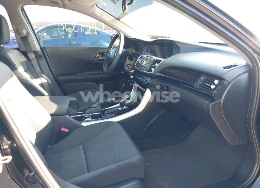 Photo 5 of 2016 Honda Accord LX (VIN 1HGCR2F32GA150407)