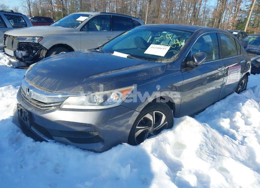 Photo 2 of 2016 Honda Accord LX (VIN 1HGCR2F32GA191538)