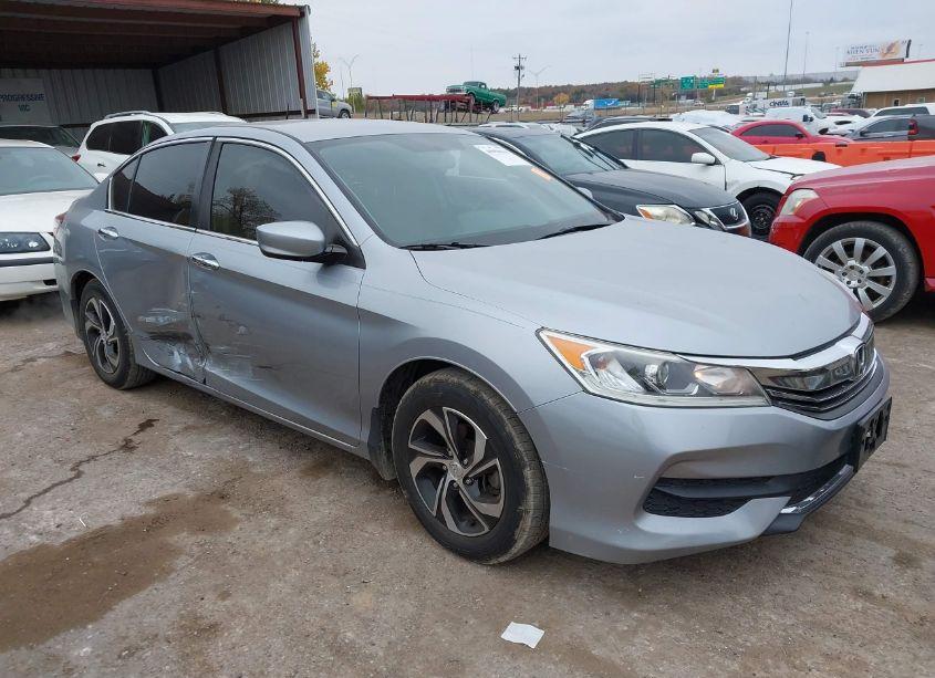 2016 Honda Accord LX (VIN 1HGCR2F32GA220911) main photo