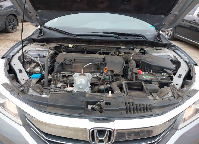 Photo 10 of 2016 Honda Accord LX (VIN 1HGCR2F32GA220911)