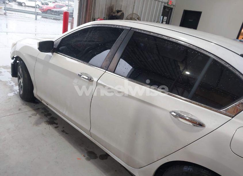 Photo 15 of 2016 Honda Accord LX (VIN 1HGCR2F32GA246442)