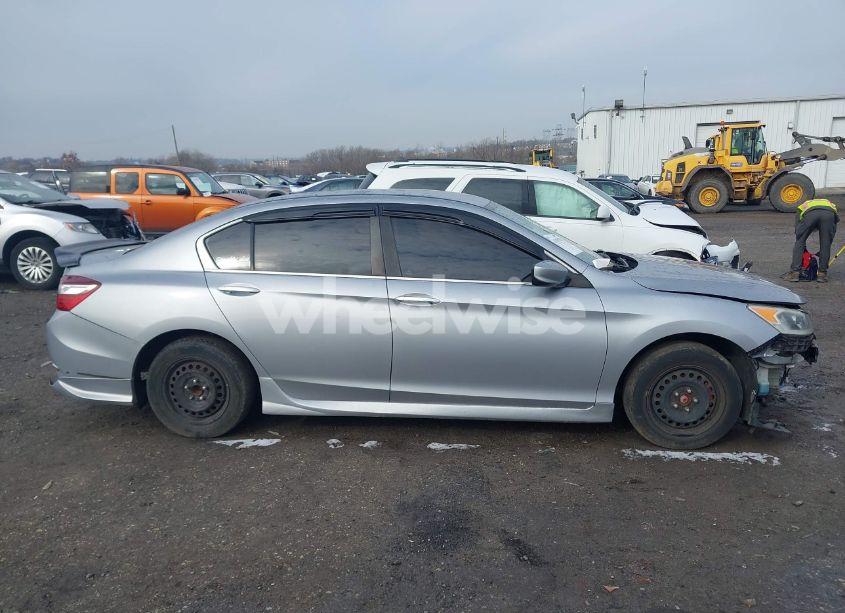 Photo 12 of 2017 Honda Accord LX (VIN 1HGCR2F32HA003098)