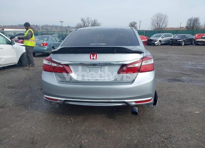Photo 15 of 2017 Honda Accord LX (VIN 1HGCR2F32HA003098)