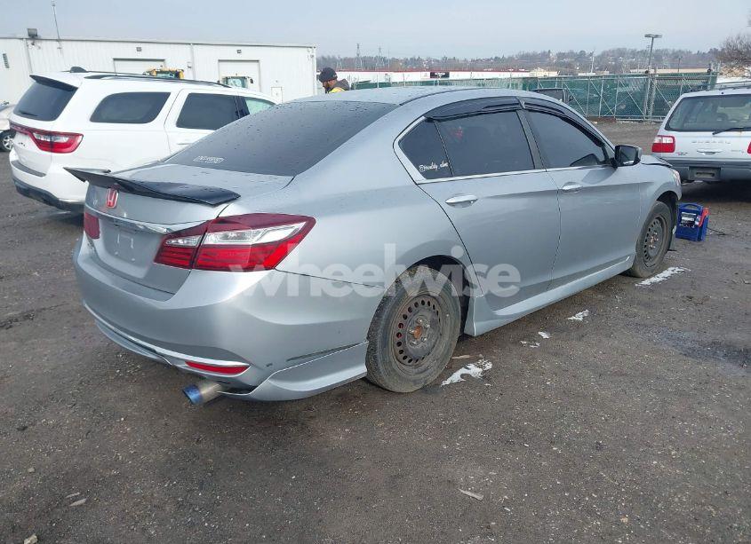 Photo 4 of 2017 Honda Accord LX (VIN 1HGCR2F32HA003098)